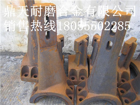 山東圓友750砼攪拌機弧襯板、中刮刀、側刮刀熱銷(xiāo)中