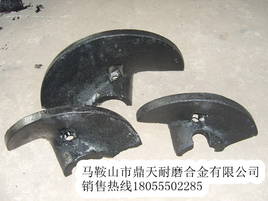 洛建瀝青攤鋪機配件，包括葉片、瓦蓋、熨平板低價(jià)供應
